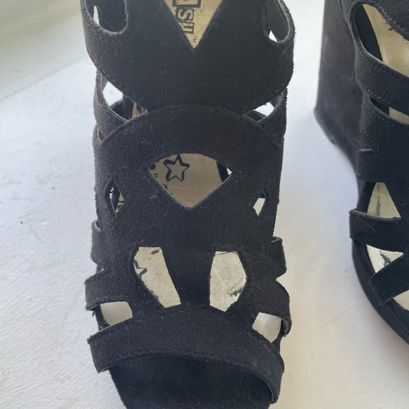 Black cage wedges by Brash size 7 - Picture 6 of 6